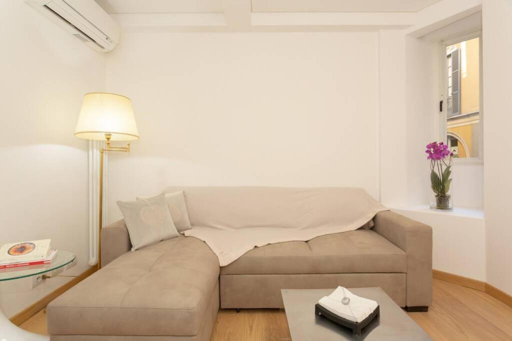 Parisienne Porta Romana Apartment